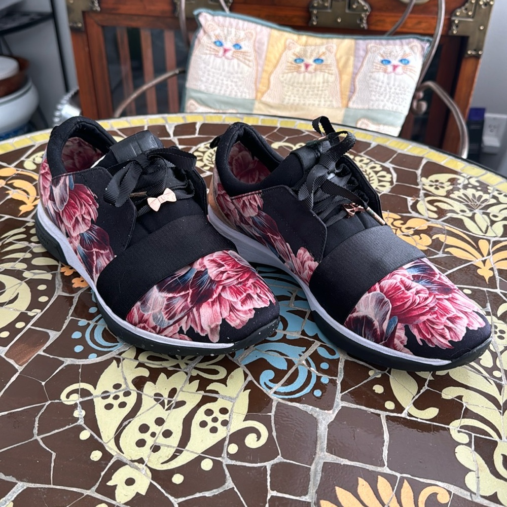 TED BAKER CEPEPE 2 FLORAL ACTIVEWEAR SNEAKER Sz: 6.5